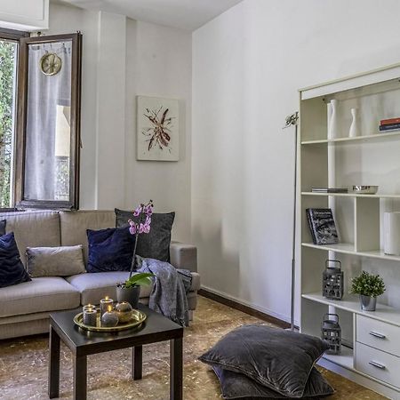 Cozy Roman Apartment With Parking 피렌체 외부 사진