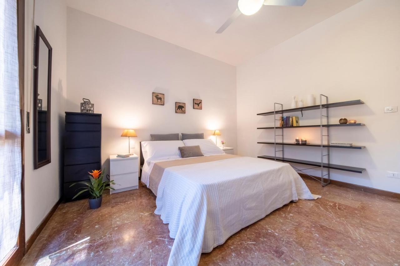 Cozy Roman Apartment With Parking 피렌체 외부 사진