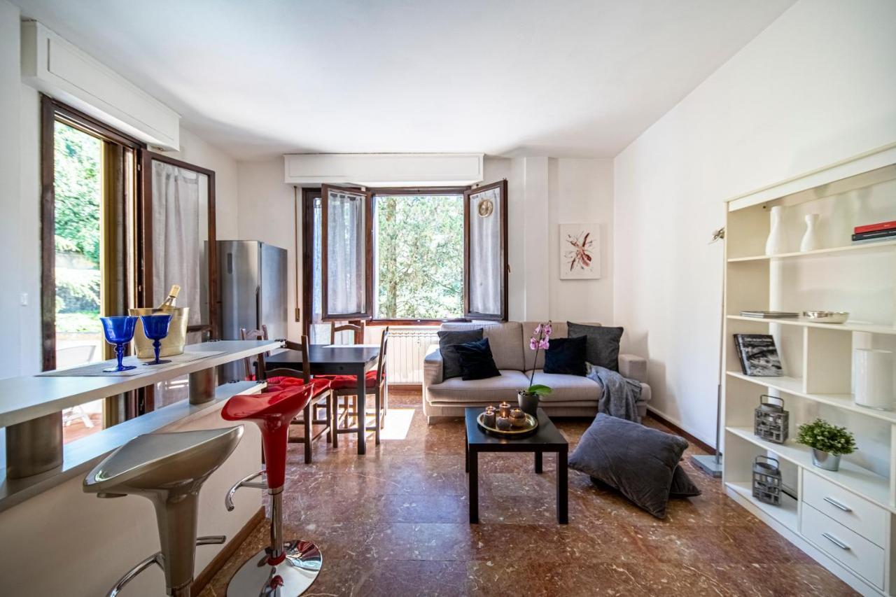 Cozy Roman Apartment With Parking 피렌체 외부 사진