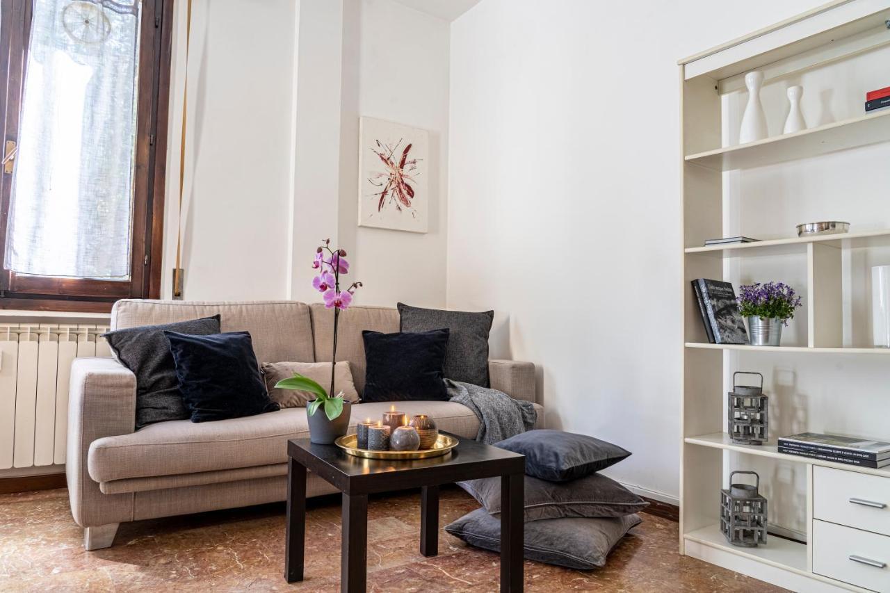Cozy Roman Apartment With Parking 피렌체 외부 사진