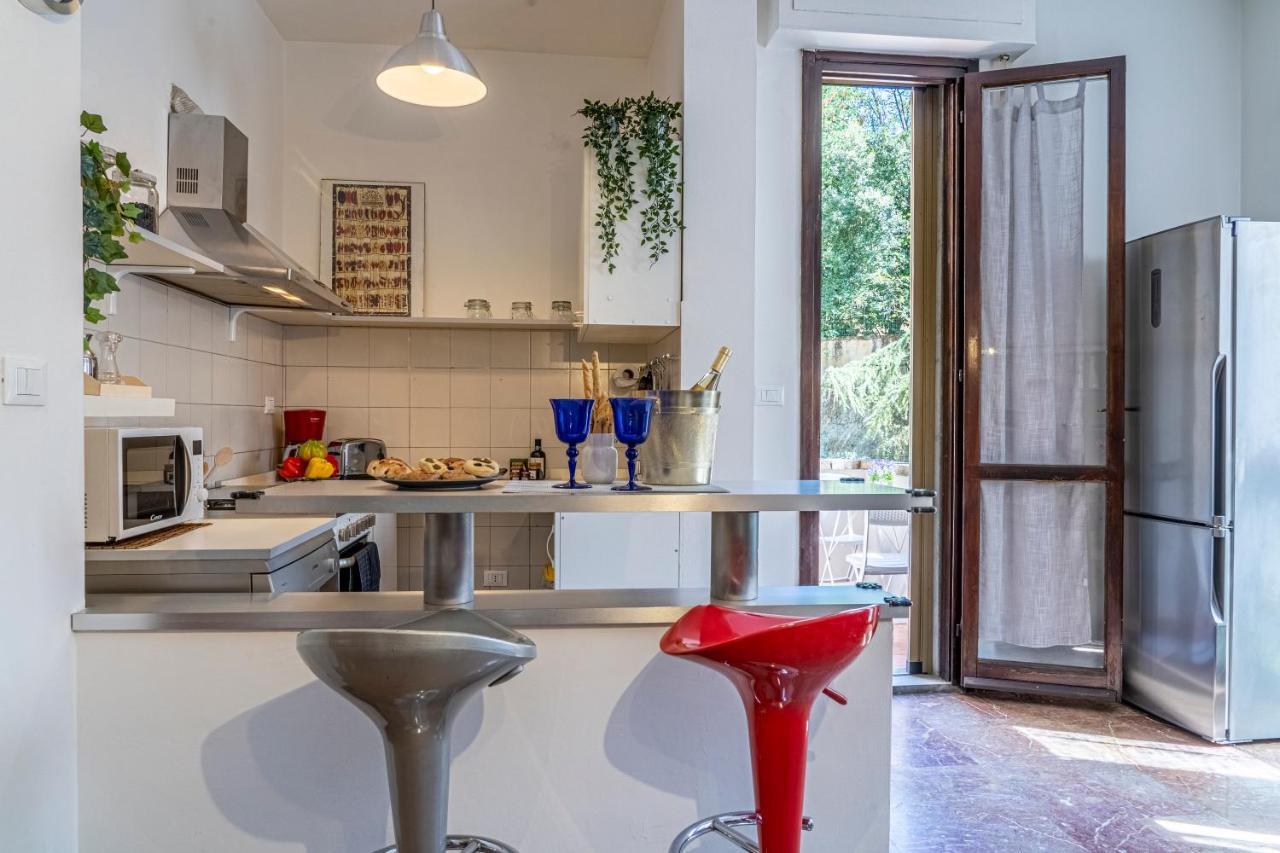 Cozy Roman Apartment With Parking 피렌체 외부 사진