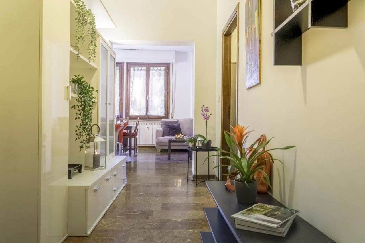 Cozy Roman Apartment With Parking 피렌체 외부 사진