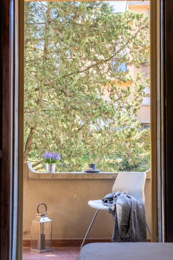 Cozy Roman Apartment With Parking 피렌체 외부 사진